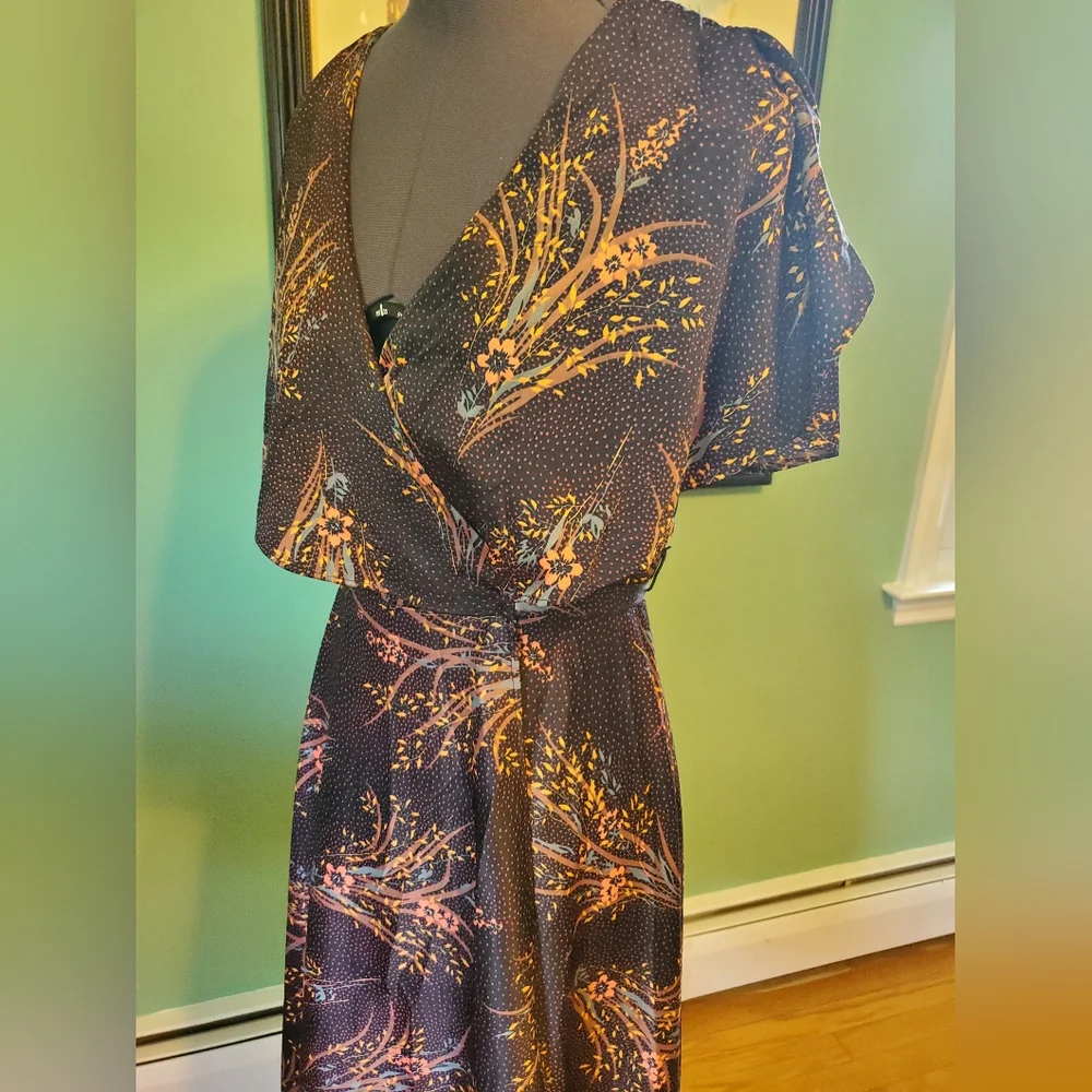 Vintage Elegant Black and Pink Floral Wrapped Dress - Picture 2 of 12